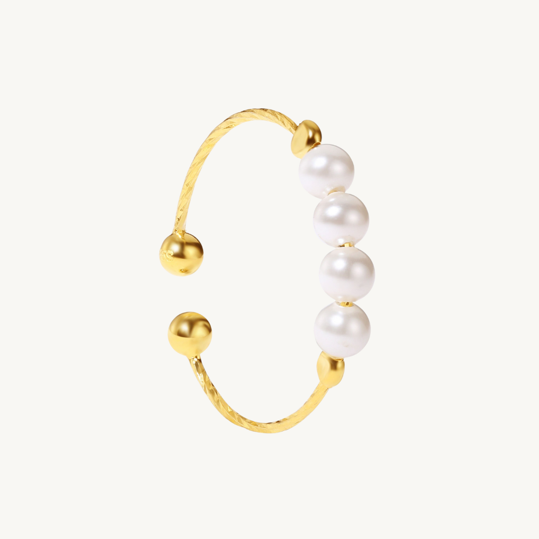 Pearl Rotating Clam Ring