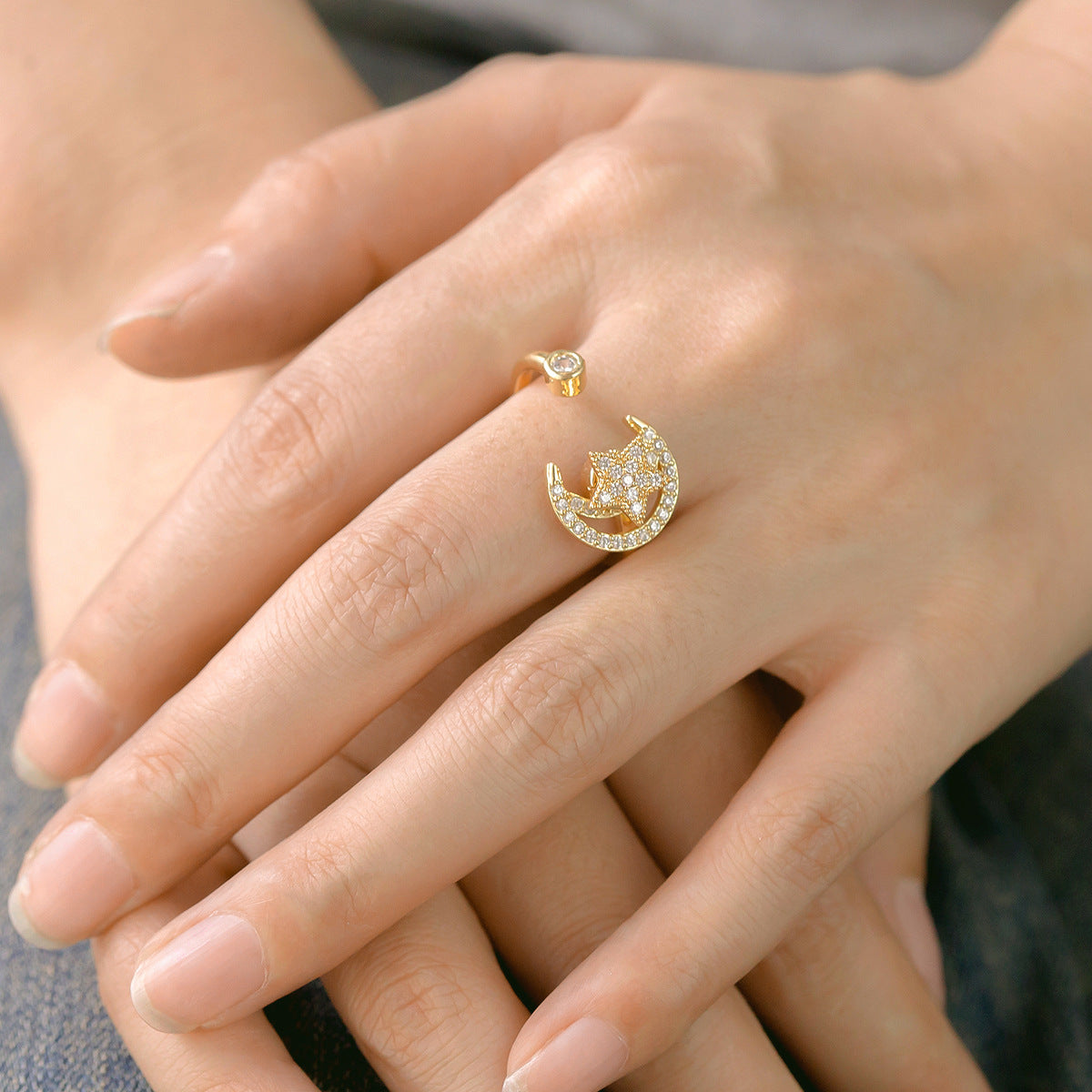 Starry Night Spinner Clam Ring