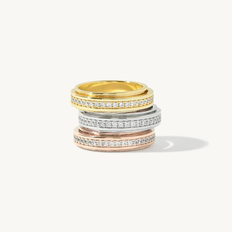 Veronica Pavé Spinner Clam Ring